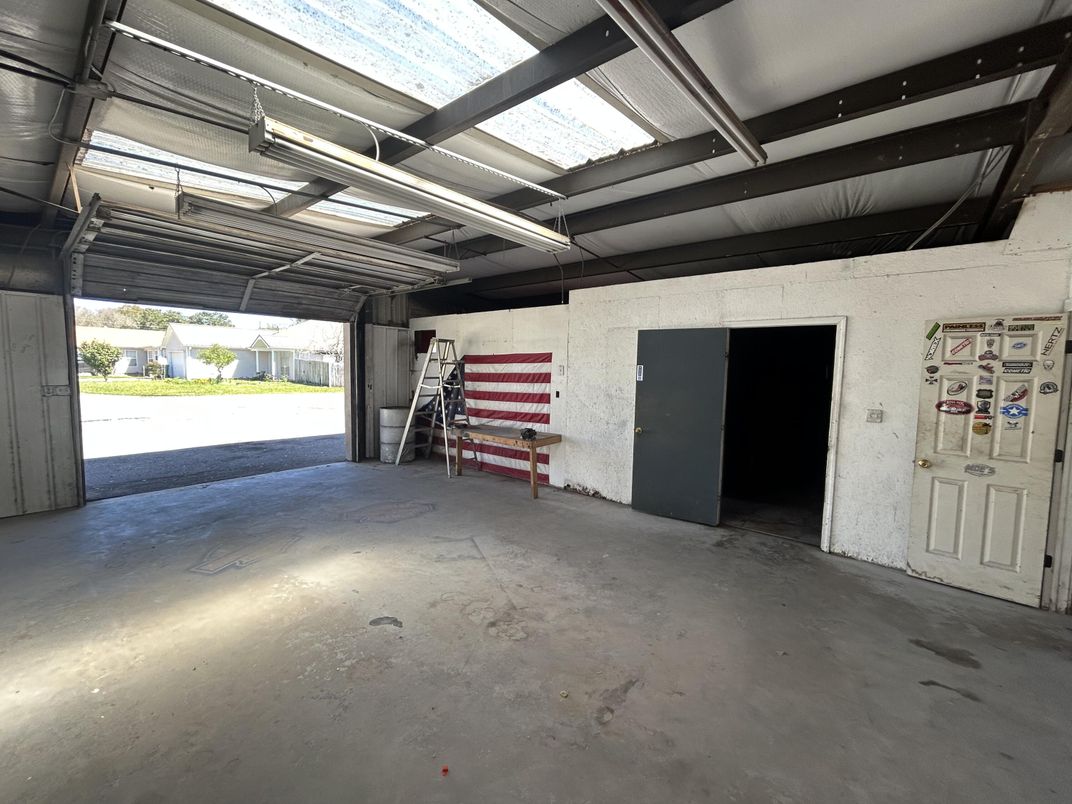 Garage, Interior
