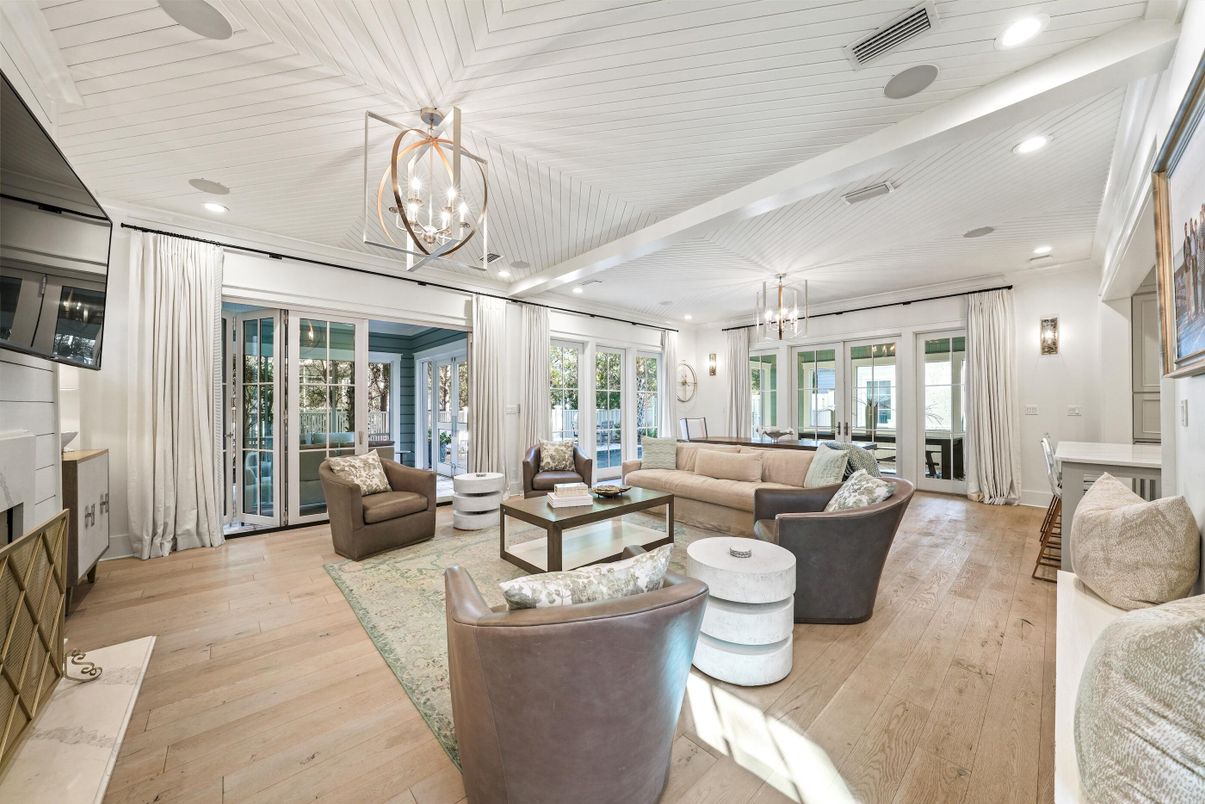 Chandelier, Interior, Living room, Pendant Lights, Recessed Lighting, Wood Texture Flooring