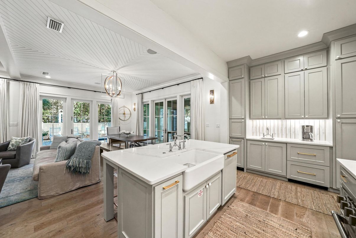 Chandelier, Dining room, Interior, Kitchen, Living room, Recessed Lighting, Wood Texture Flooring