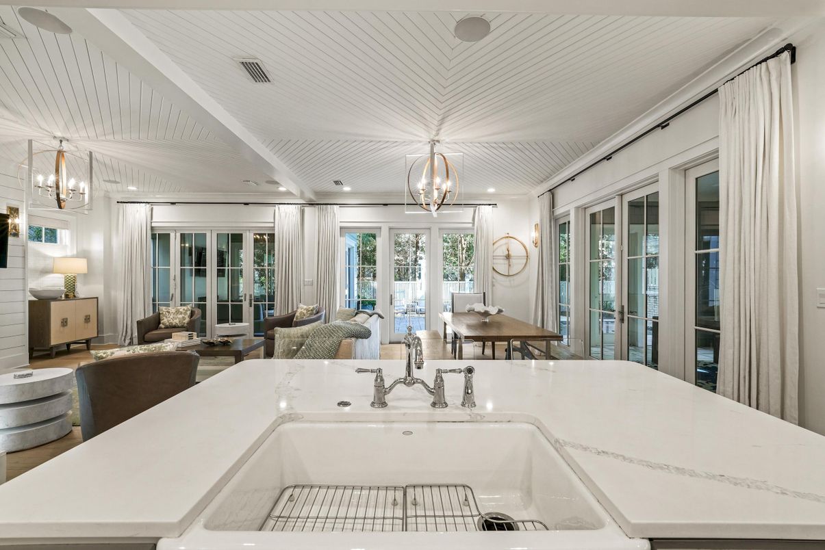 Dining room, Interior, Living room, Pendant Lights, Recessed Lighting