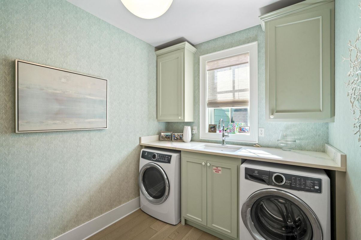 Interior, Washer, Wood Texture Flooring