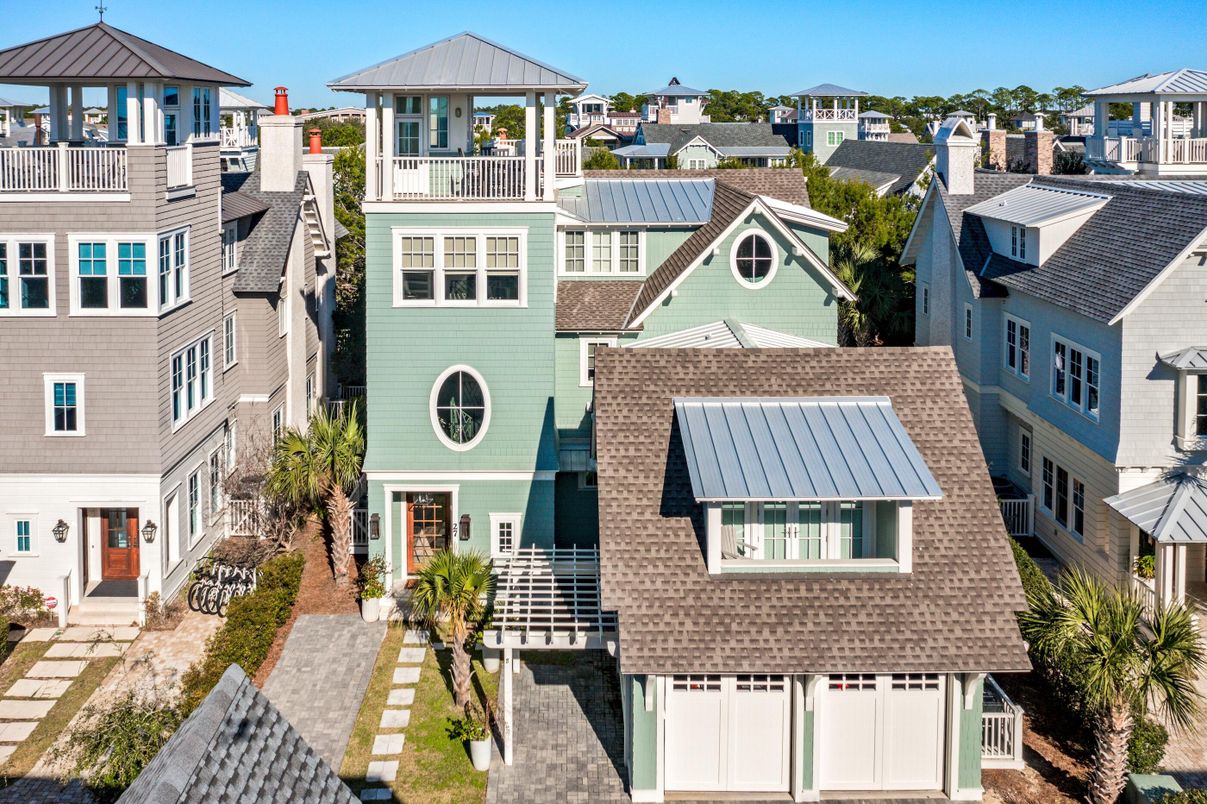Attached, Exterior, Facade, Rowhouse