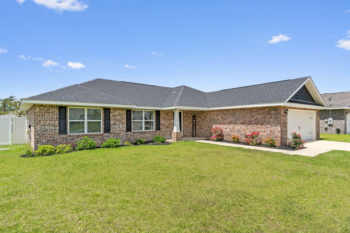 Attached, Exterior, Facade, Brick Facade, Ranch