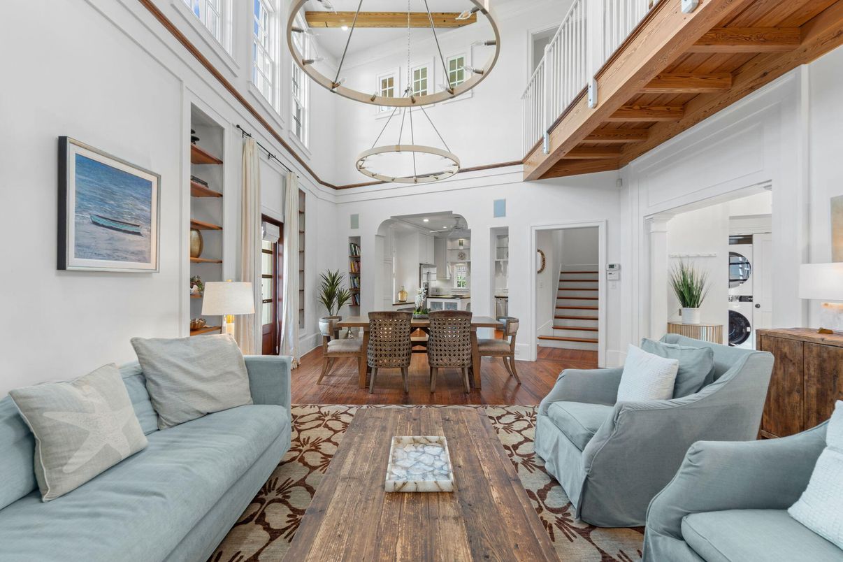 Dining room, Interior, Living room, Pendant Lights, Wooden Beams, Wooden Ceilings, Wood Texture Flooring