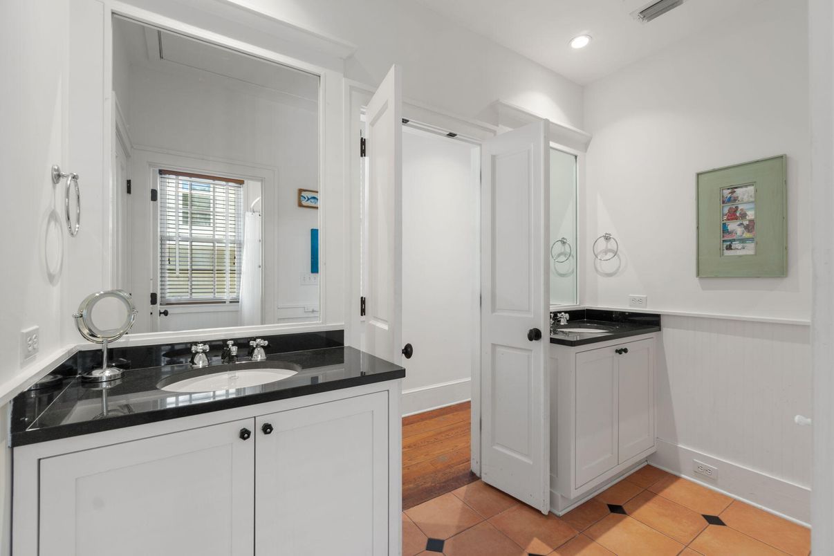 Bathroom, Interior, Recessed Lighting