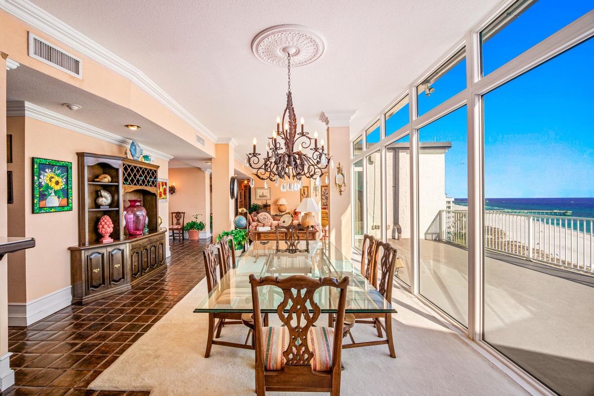 Chandelier, Dining room, Interior, Recessed Lighting, Water