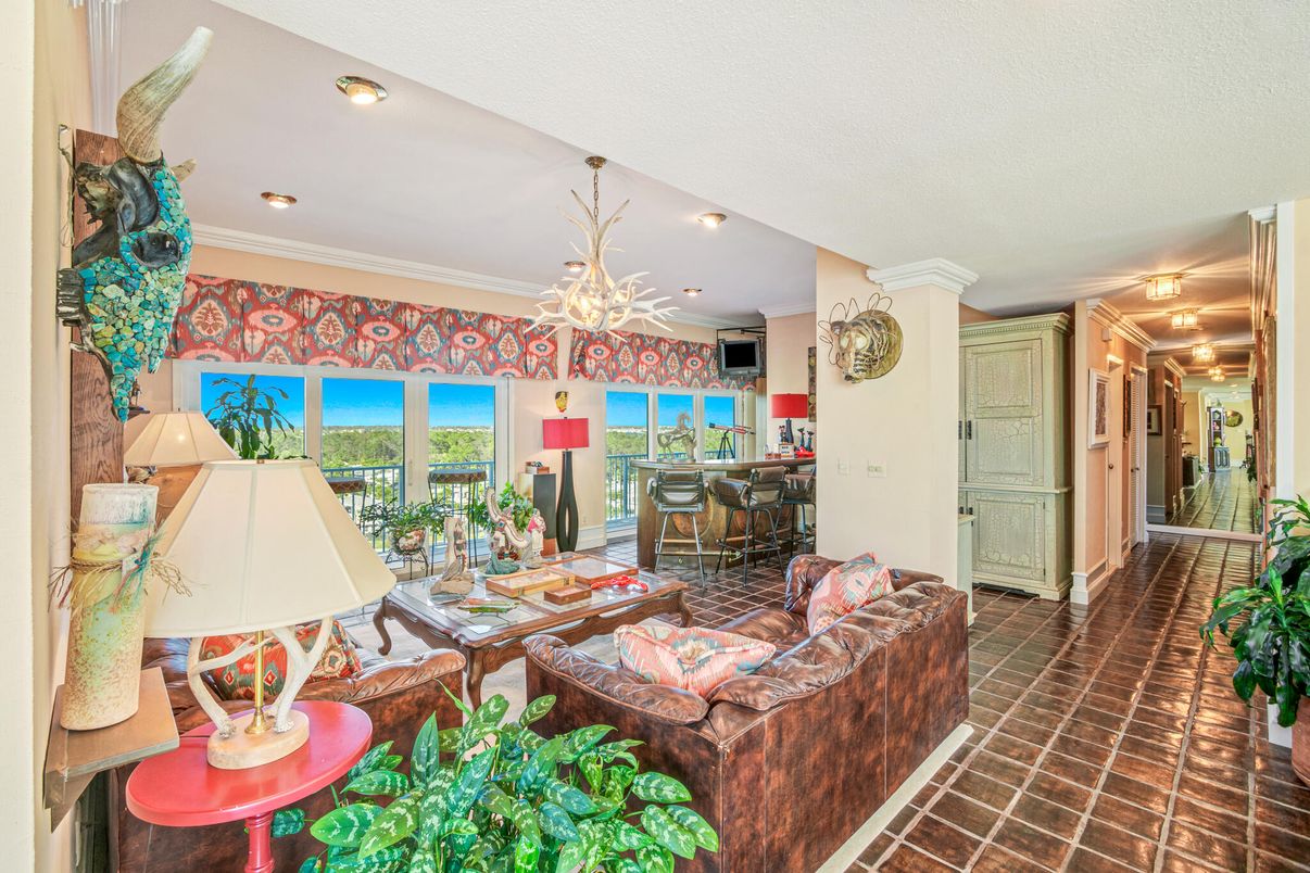 Dining room, Interior, Living room, Recessed Lighting