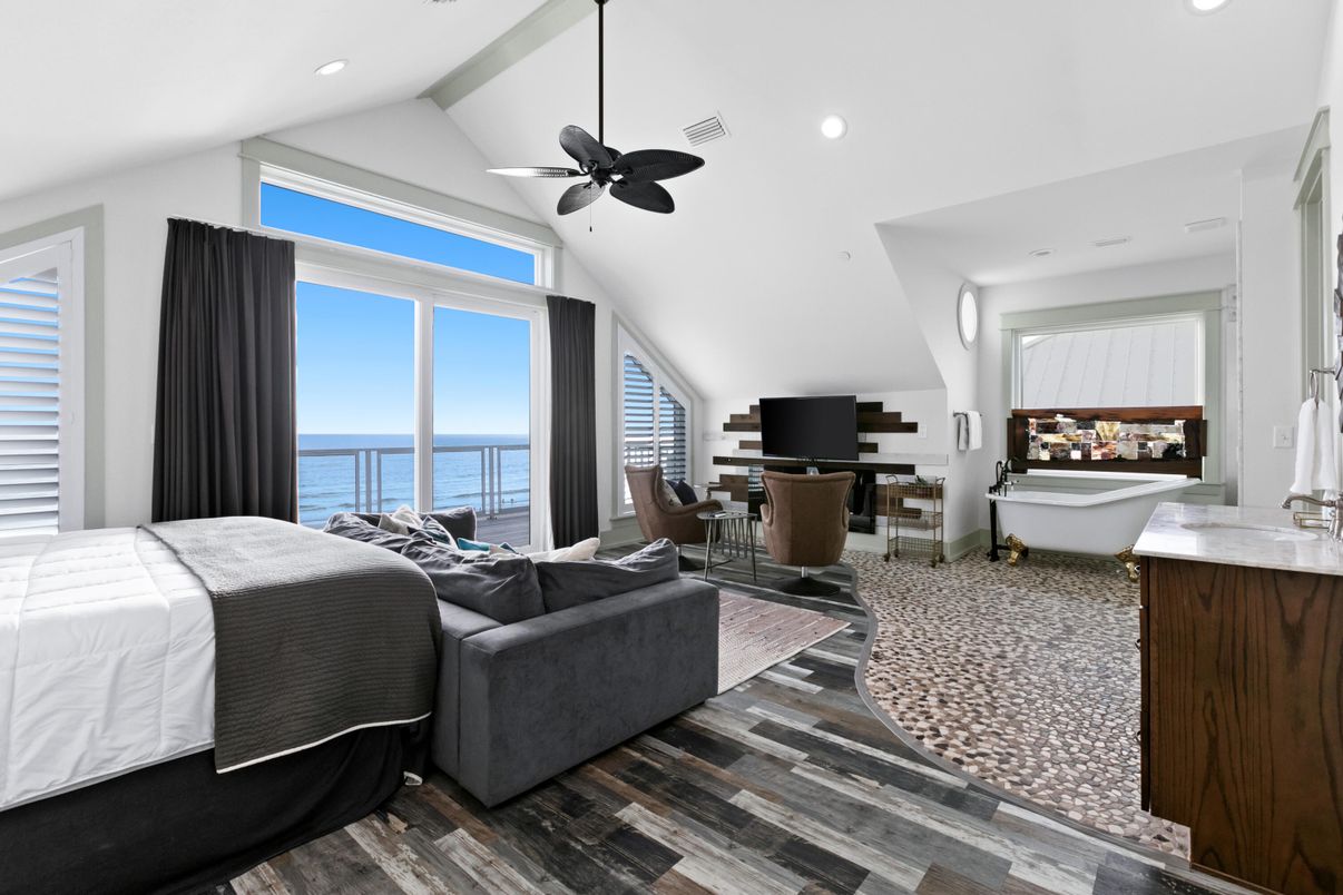 Bedroom, Home Office, Interior, Living room, Recessed Lighting, Water, Wood Texture Flooring