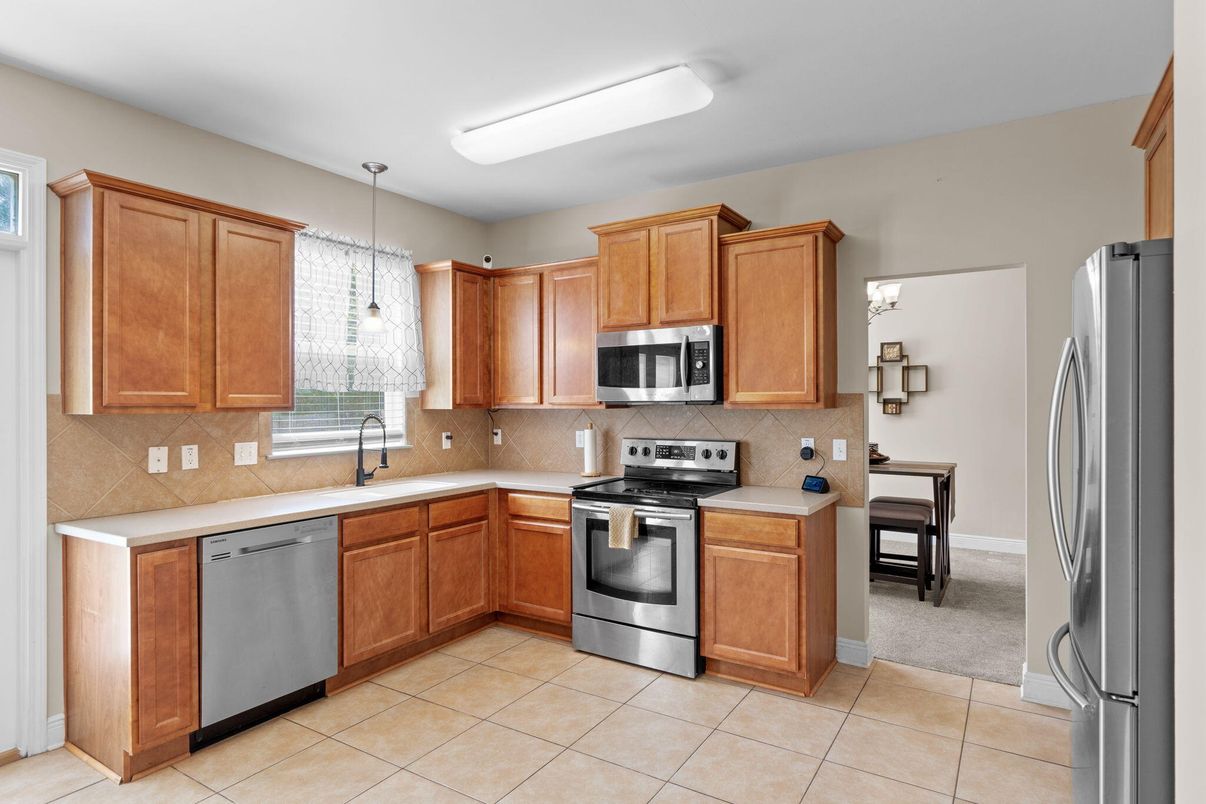 Interior, Kitchen, Pendant Lights, Stainless Steel Appliances