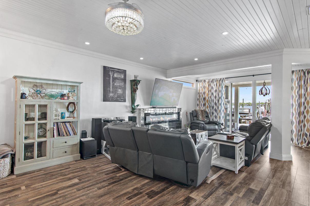 Chandelier, Interior, Living room, Recessed Lighting, Wood Texture Flooring