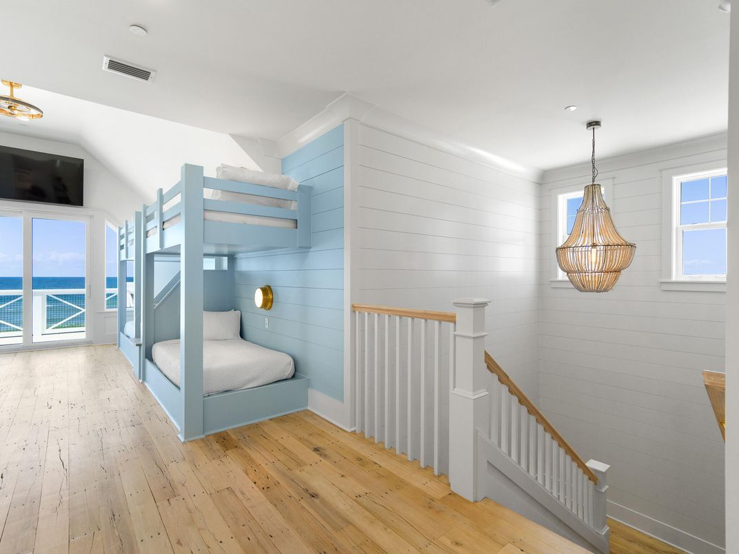 Interior, Pendant Lights, Recessed Lighting, Wood Texture Flooring