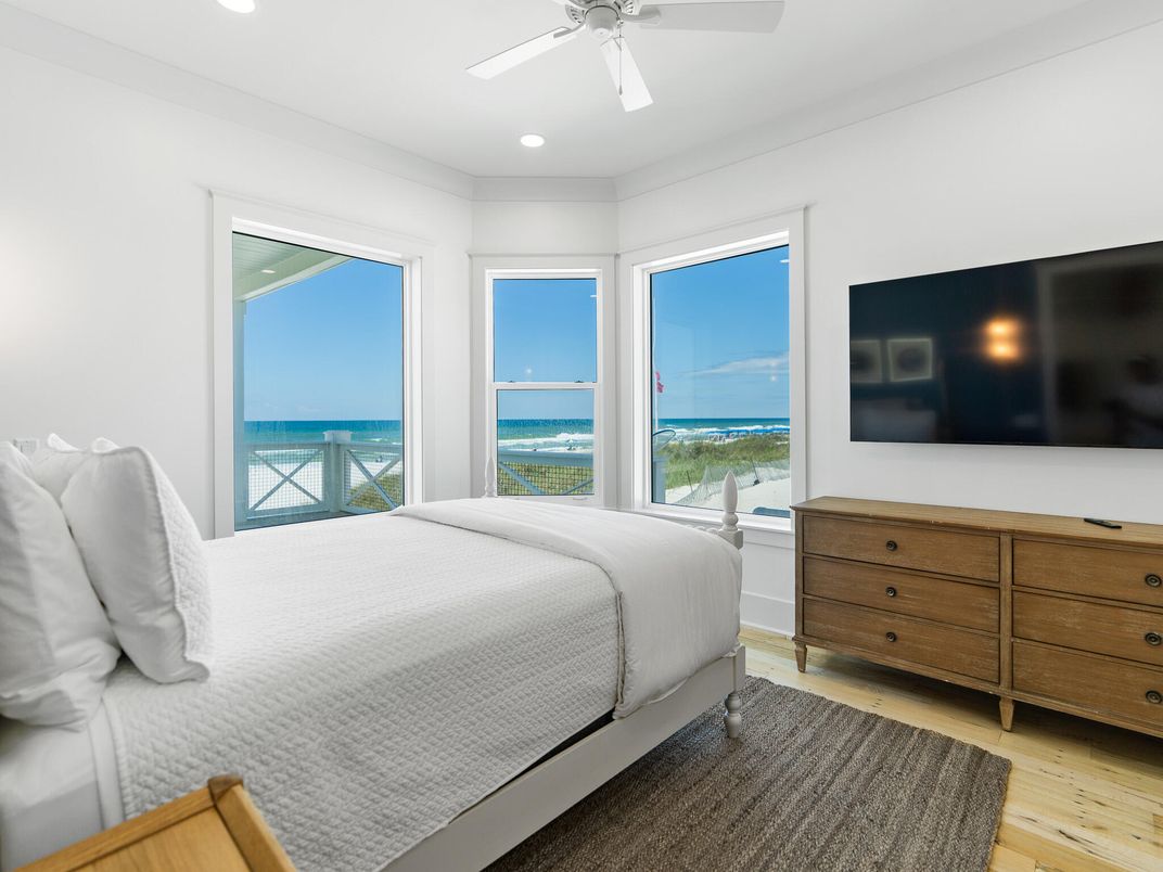 Bedroom, Interior, Recessed Lighting, Water, Wood Texture Flooring