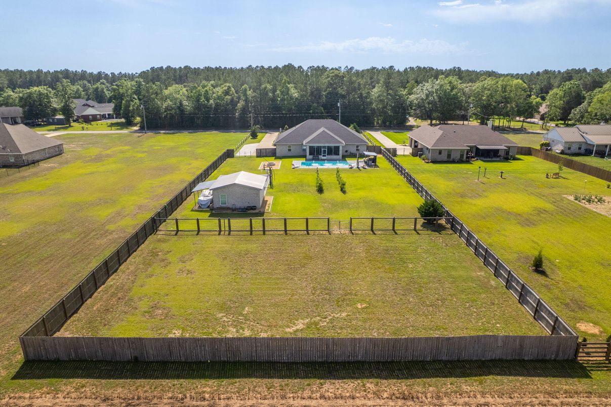 Exterior, Drone