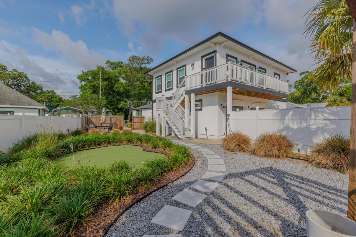 Backyard, Exterior