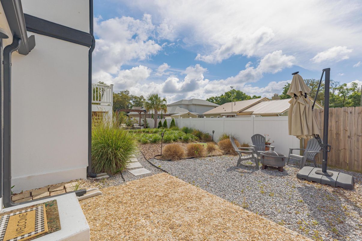 Backyard, Exterior