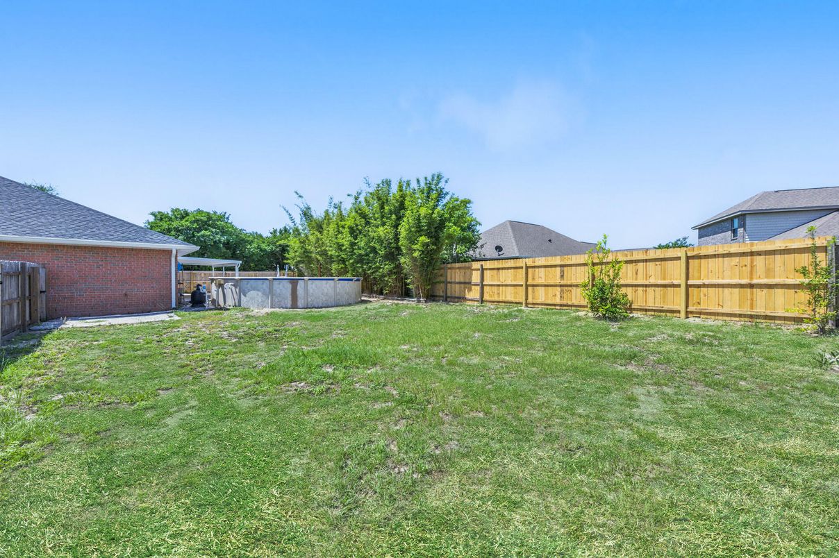 Backyard, Exterior