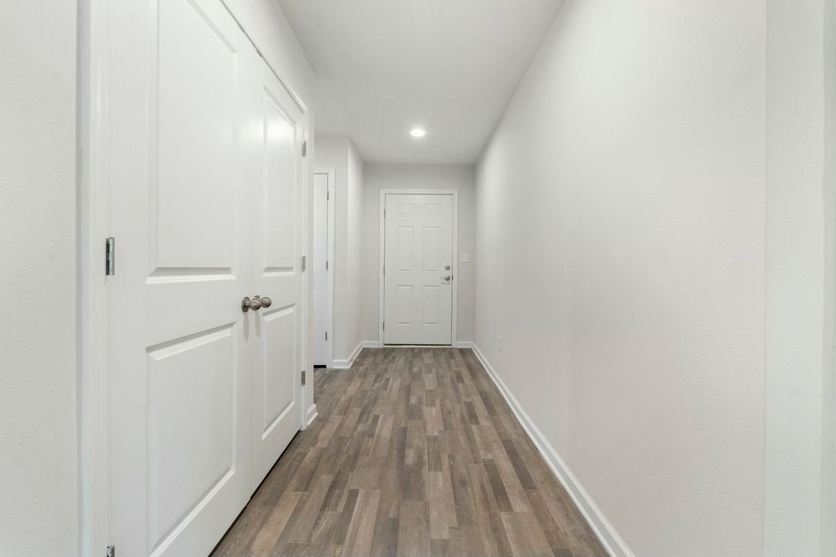 Interior, Recessed Lighting, Wood Texture Flooring