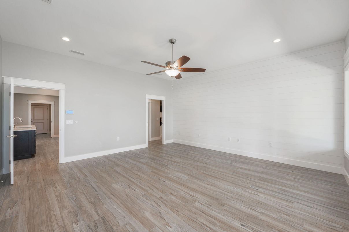 Empty room, Interior, Recessed Lighting, Wood Texture Flooring