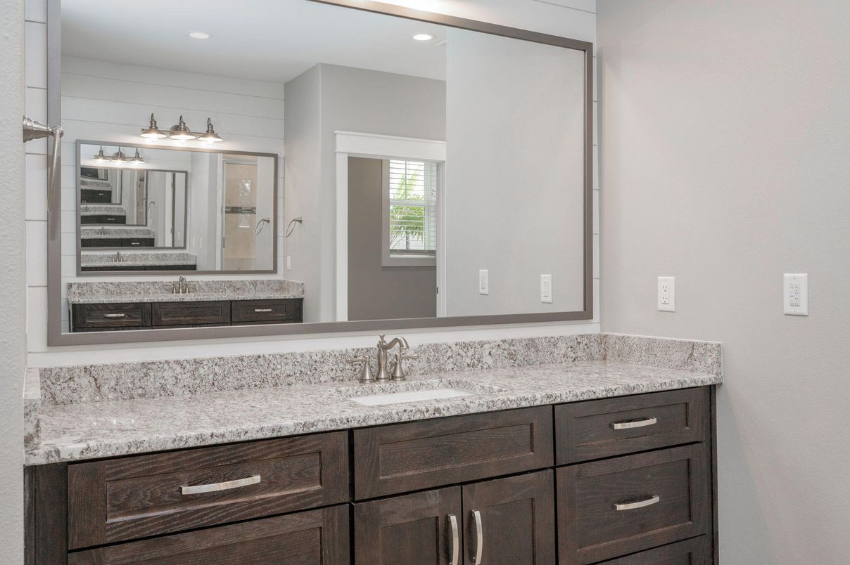 Bathroom, Dual Sink Vanities, Interior, Recessed Lighting