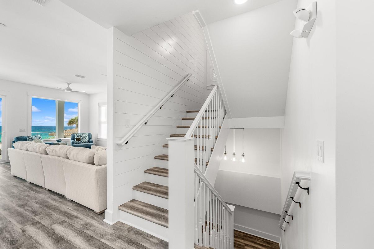 Interior, Living room, Recessed Lighting, Water, Wood Texture Flooring