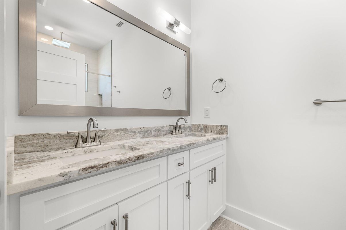Bathroom, Dual Sink Vanities, Interior, Recessed Lighting