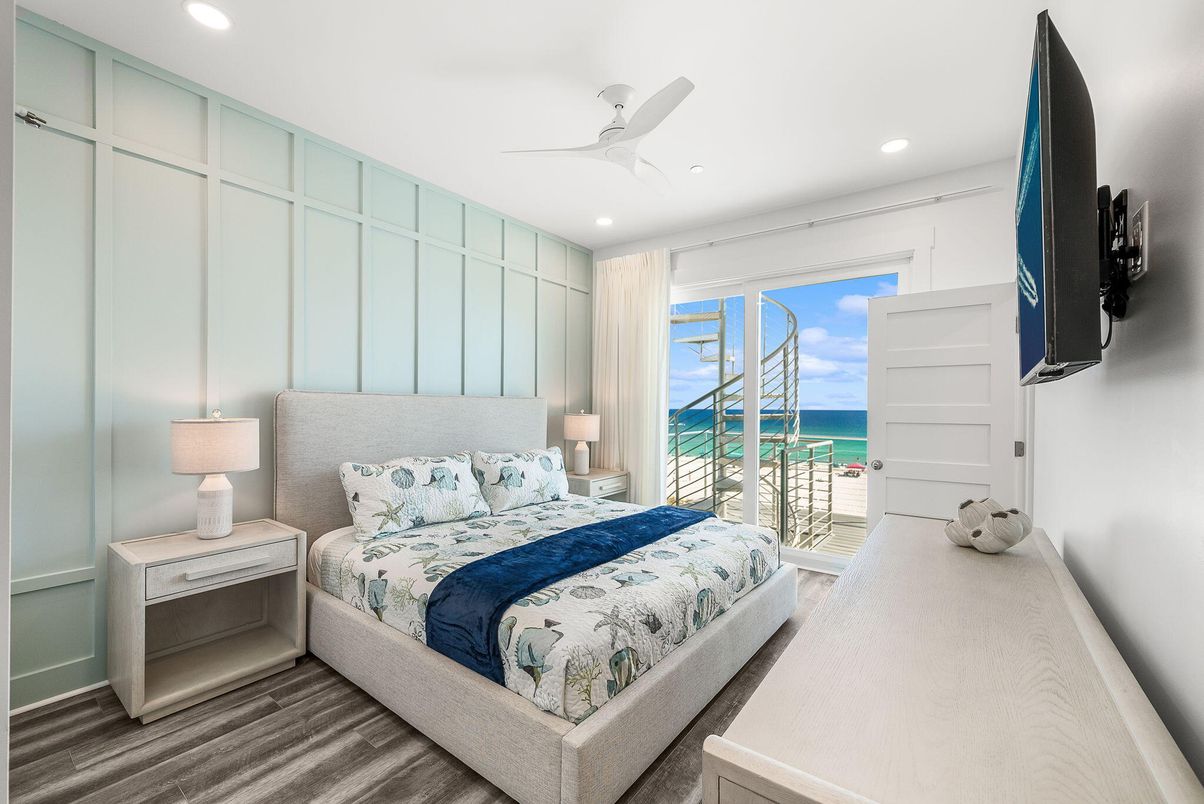 Bedroom, Interior, Recessed Lighting, Water, Wood Texture Flooring