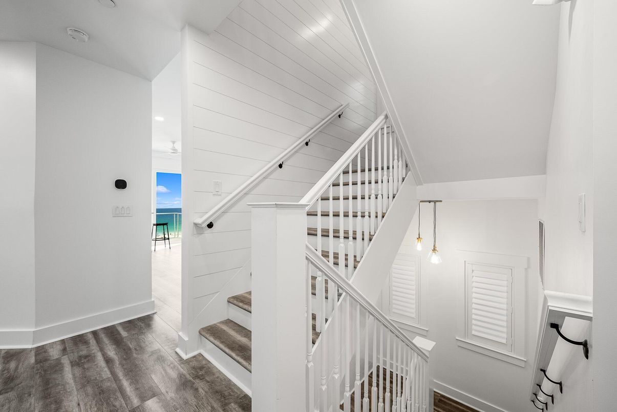 Interior, Pendant Lights, Recessed Lighting, Wood Texture Flooring