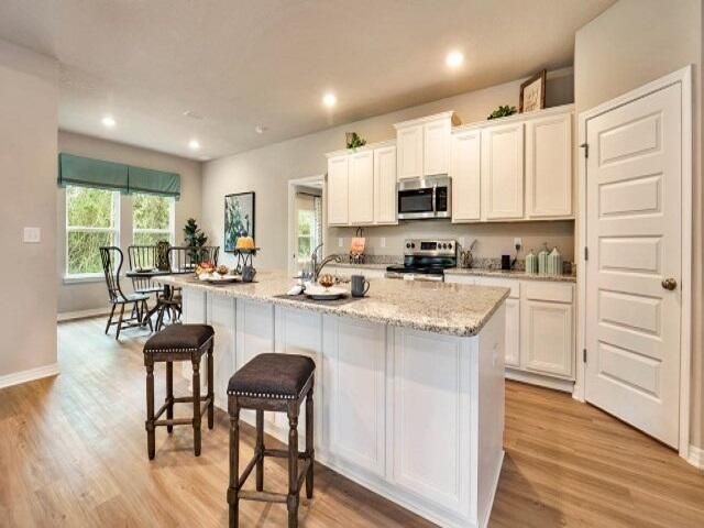 Dining room, Interior, Kitchen, Recessed Lighting, Wood Texture Flooring