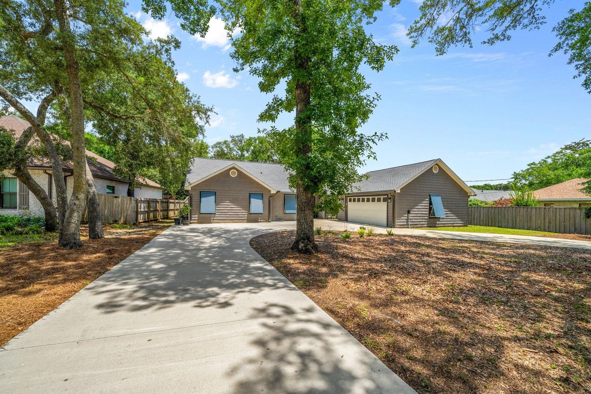 Backyard, Detached Garage, Exterior