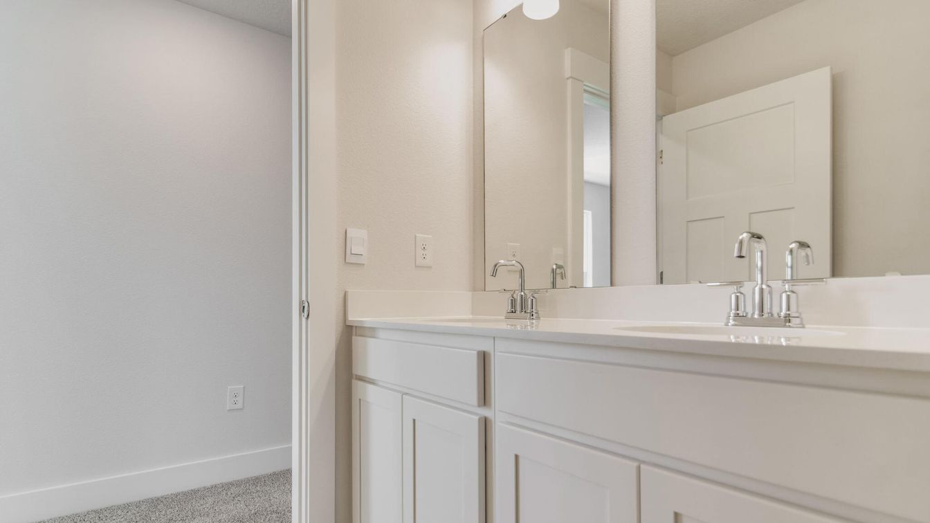 Bathroom, Dual Sink Vanities, Interior