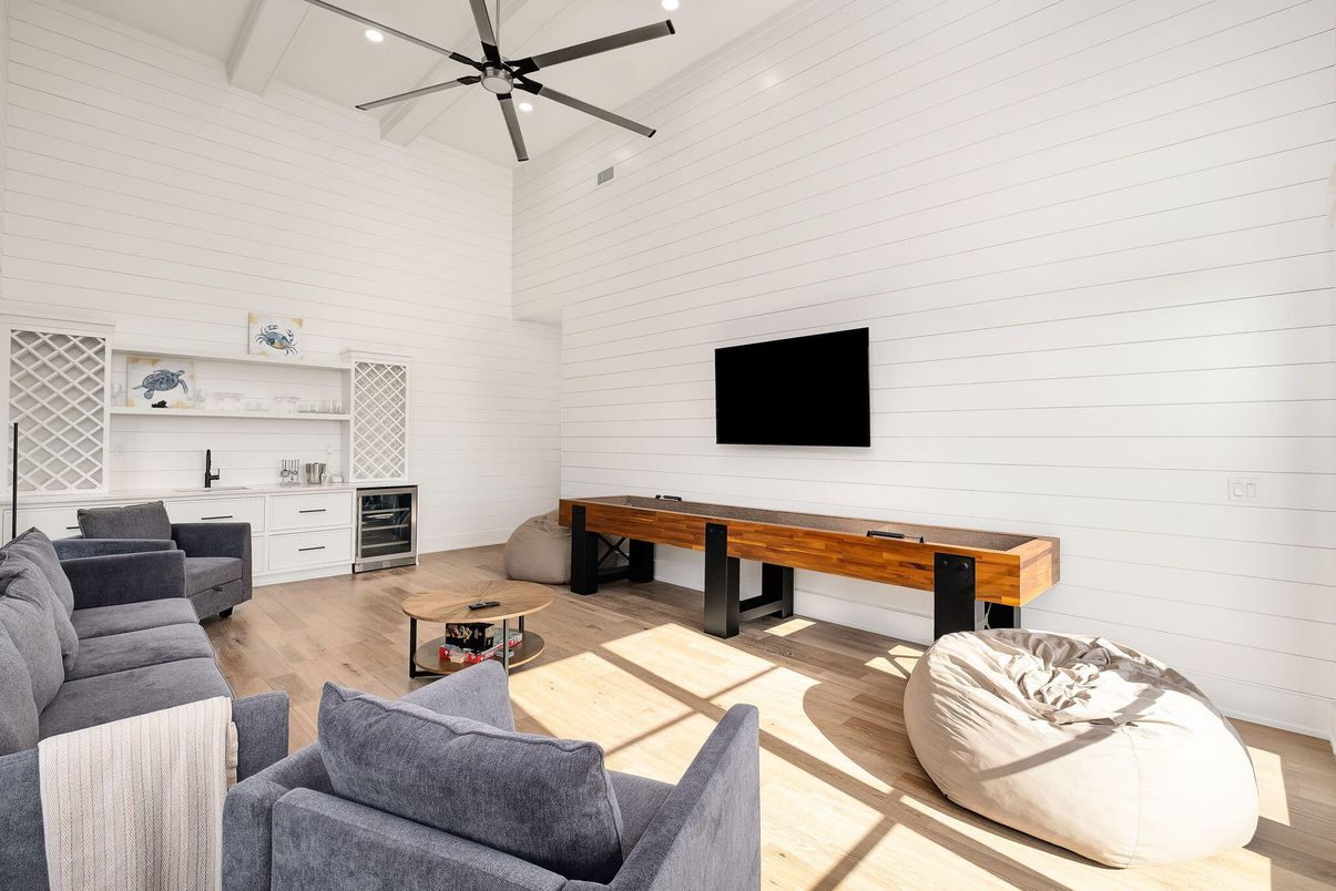 Interior, Living room, Pendant Lights, Recessed Lighting, Stone Walls, Wood Texture Flooring