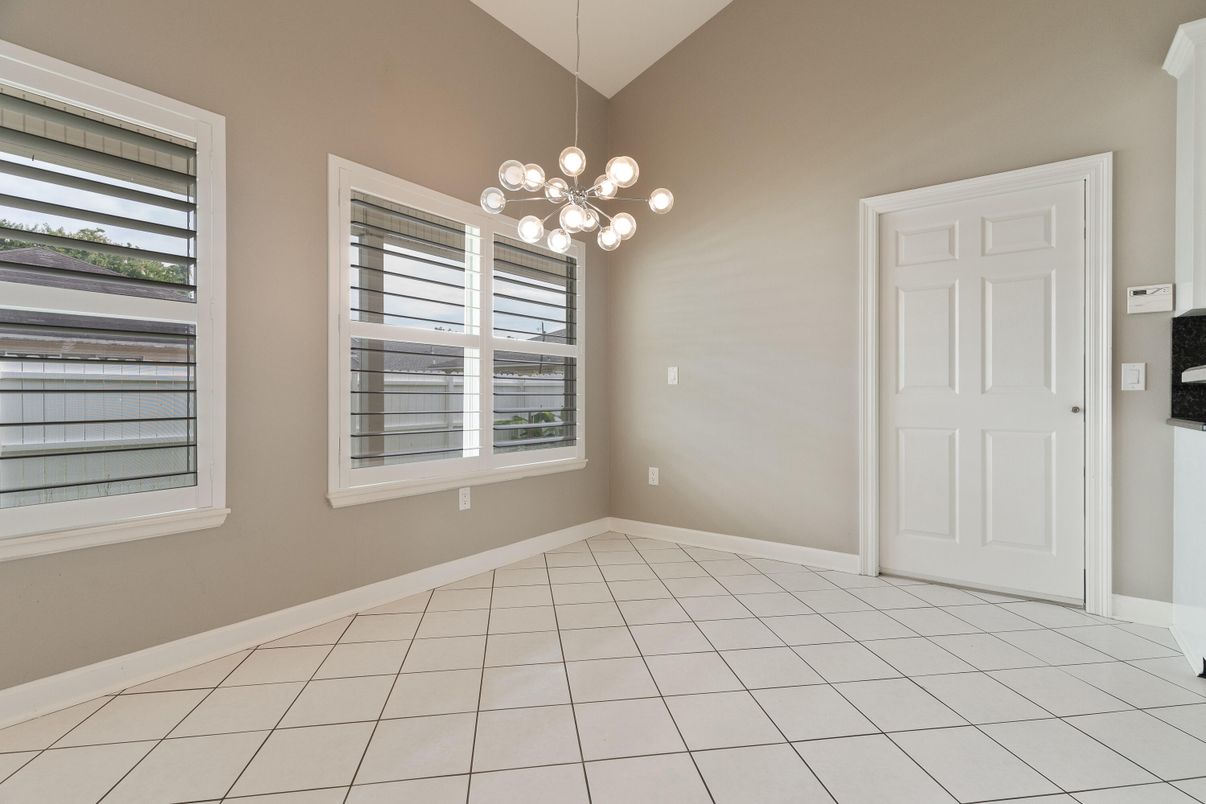 Empty room, Interior, Pendant Lights