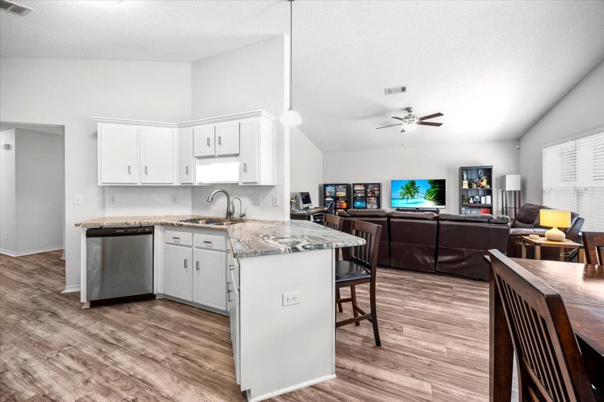 Interior, Kitchen, Living room, Pendant Lights, Wood Texture Flooring