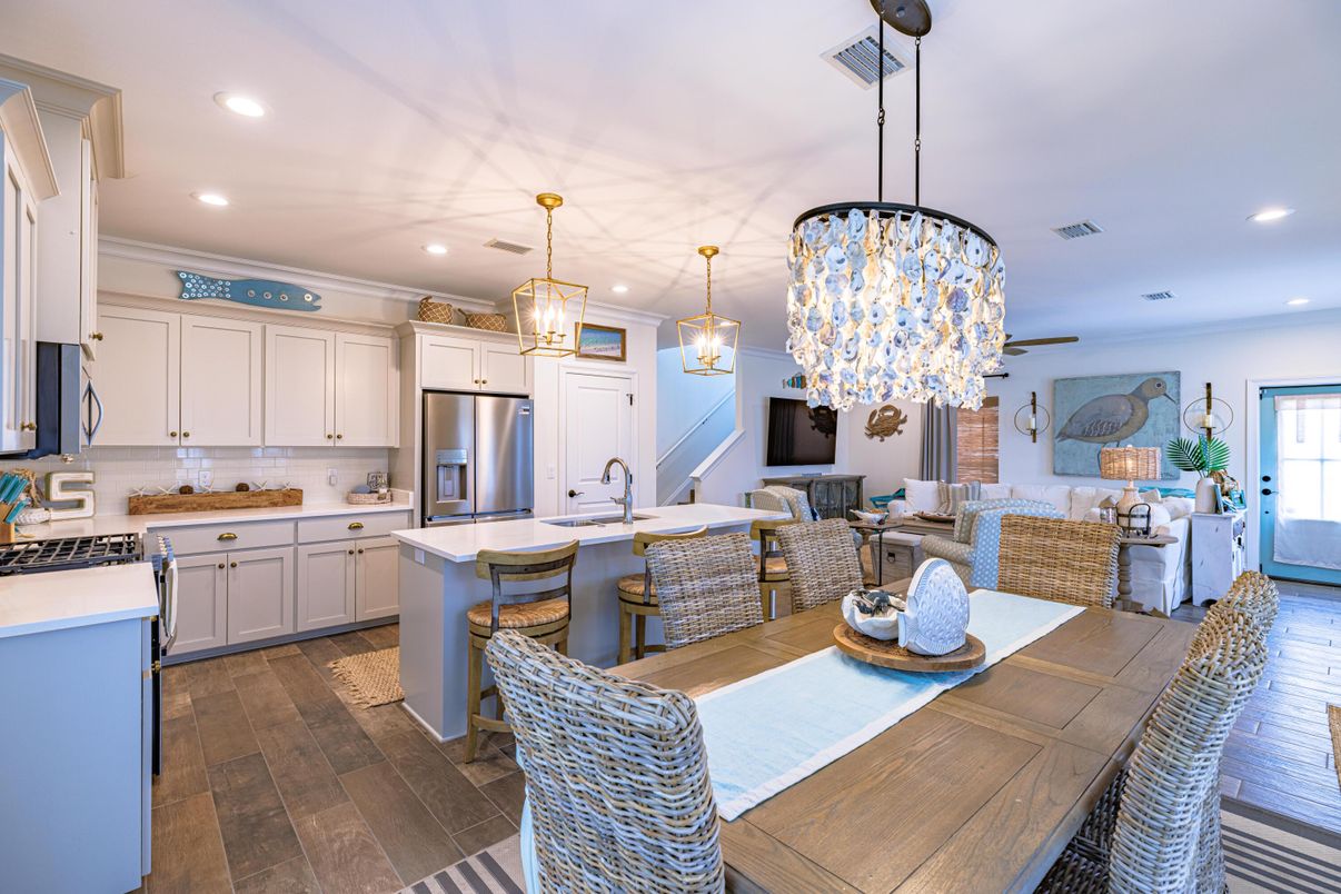 Dining room, Interior, Kitchen, Pendant Lights, Recessed Lighting, Stainless Steel Appliances