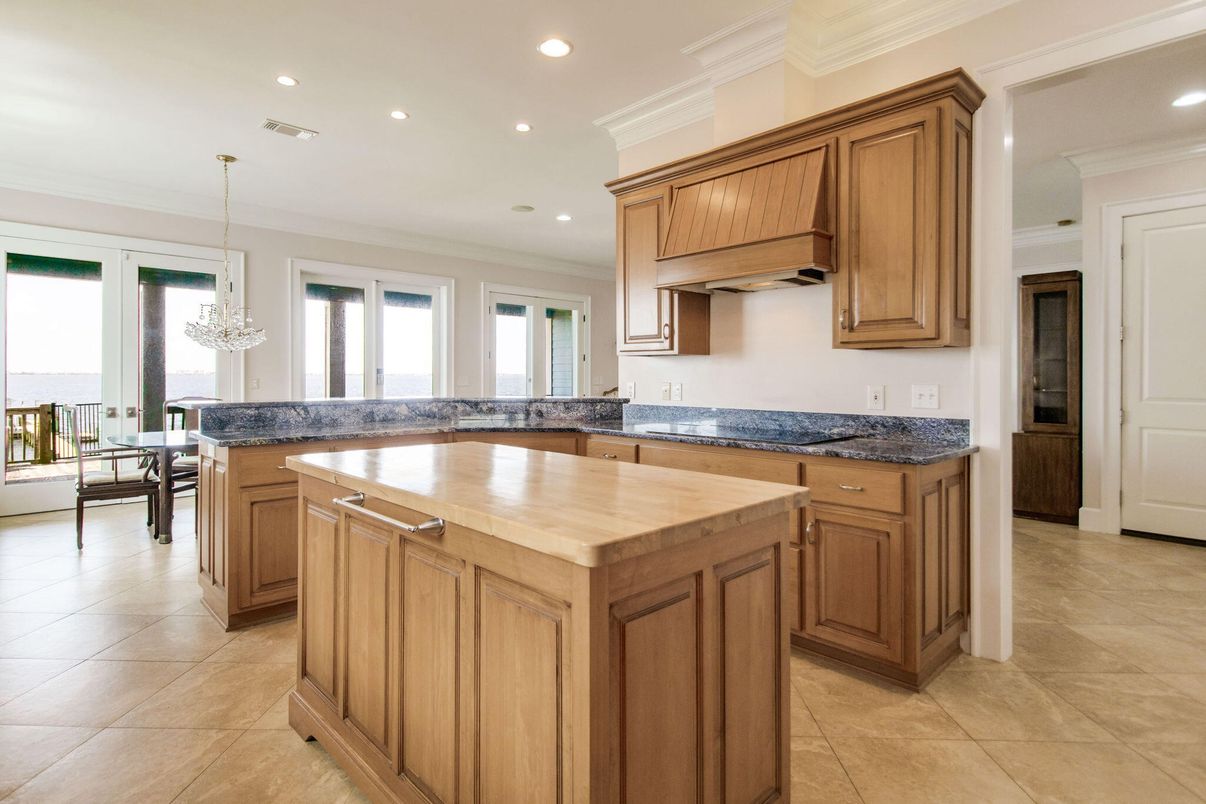 Chandelier, Dining room, Interior, Kitchen, Recessed Lighting