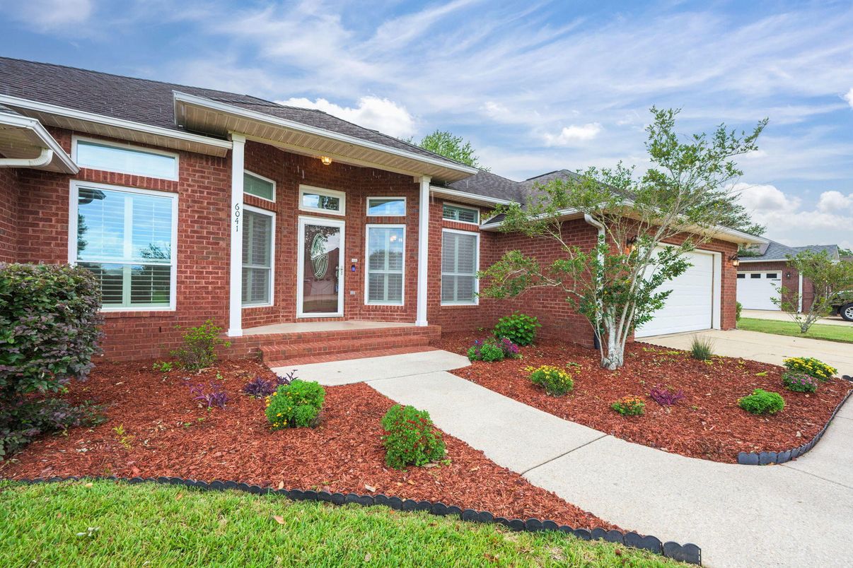 Attached, Exterior, Facade, Brick Facade, Ranch