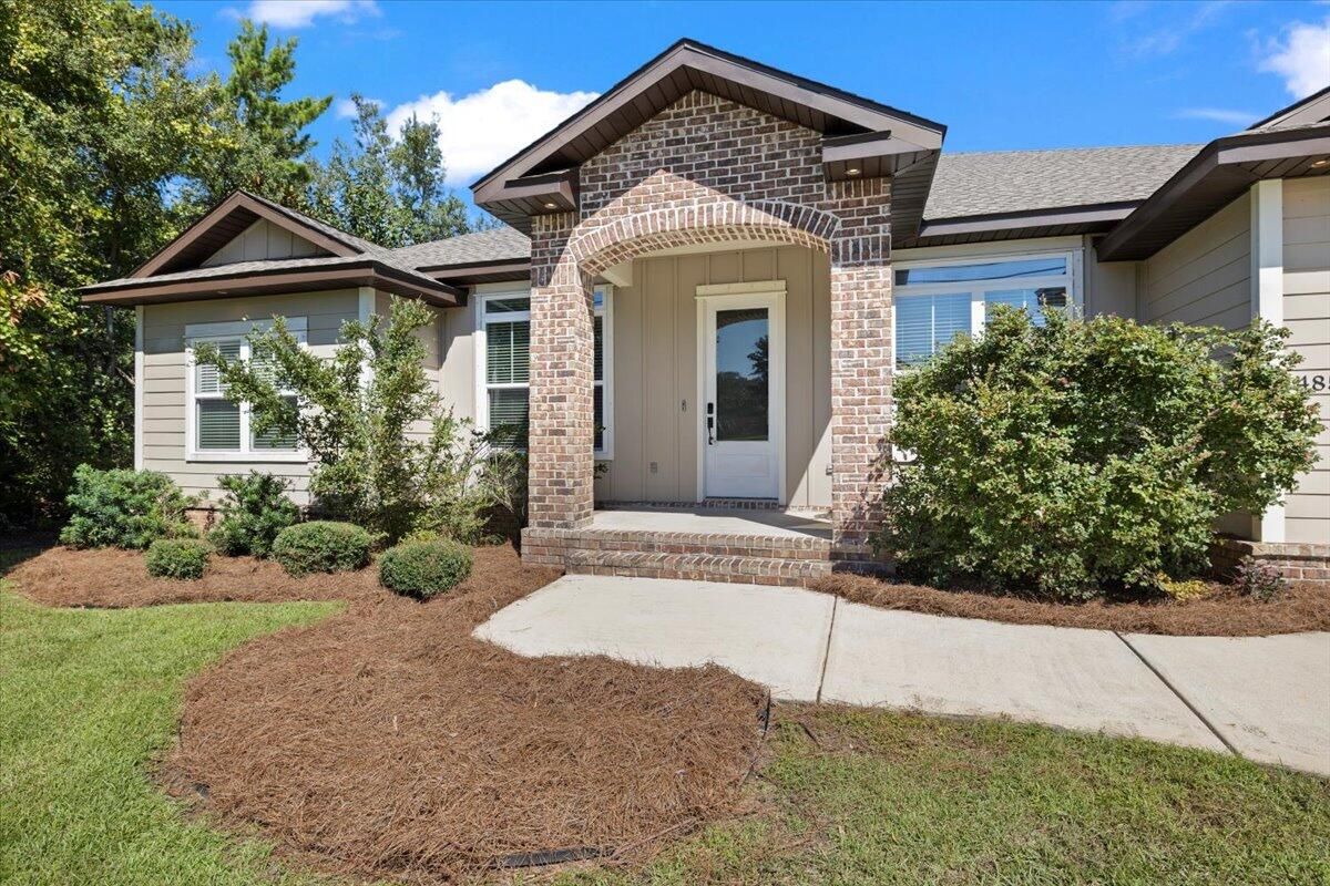 Exterior, Facade, Brick Facade, American Craftsman