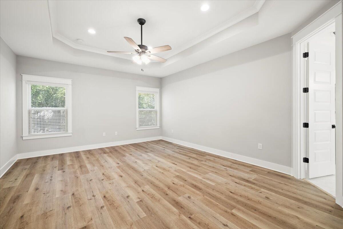 Empty room, Interior, Recessed Lighting, Wood Texture Flooring