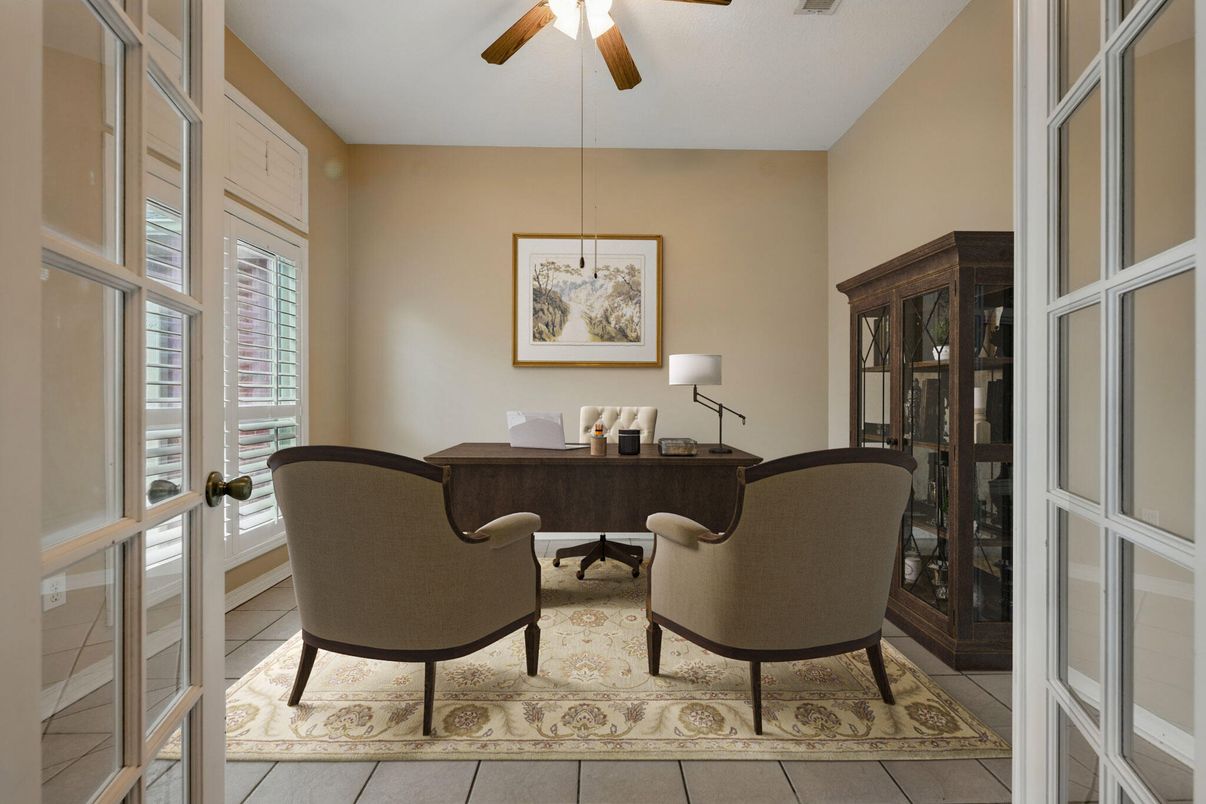 Home Office, Interior
