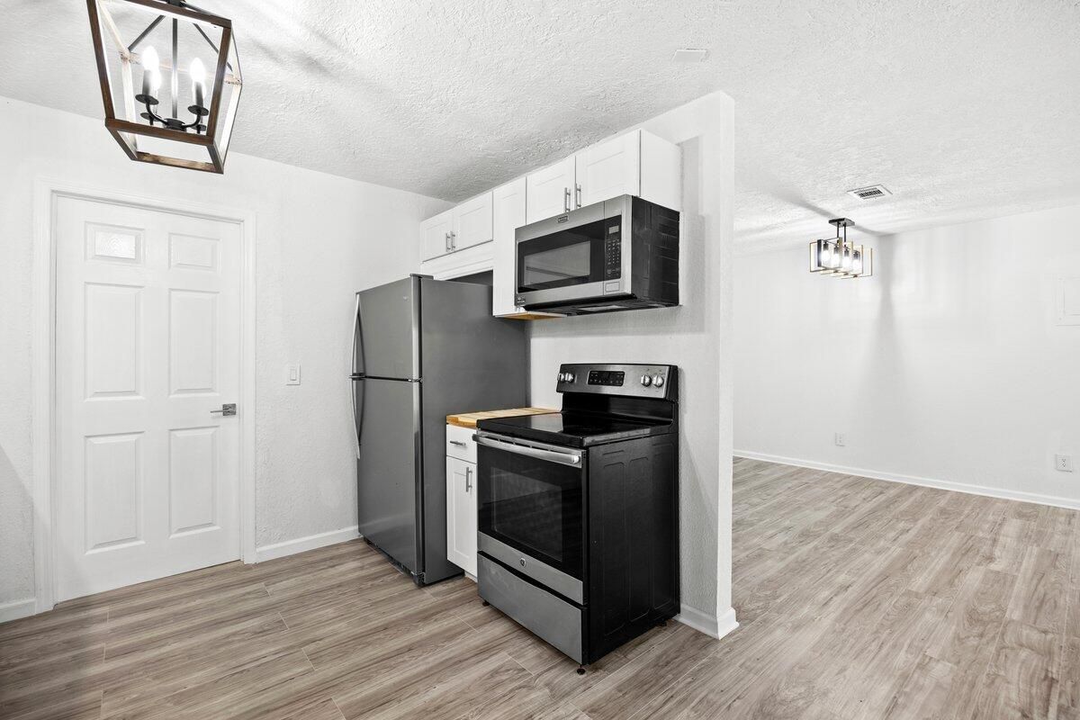 Interior, Kitchen, Pendant Lights, Wood Texture Flooring