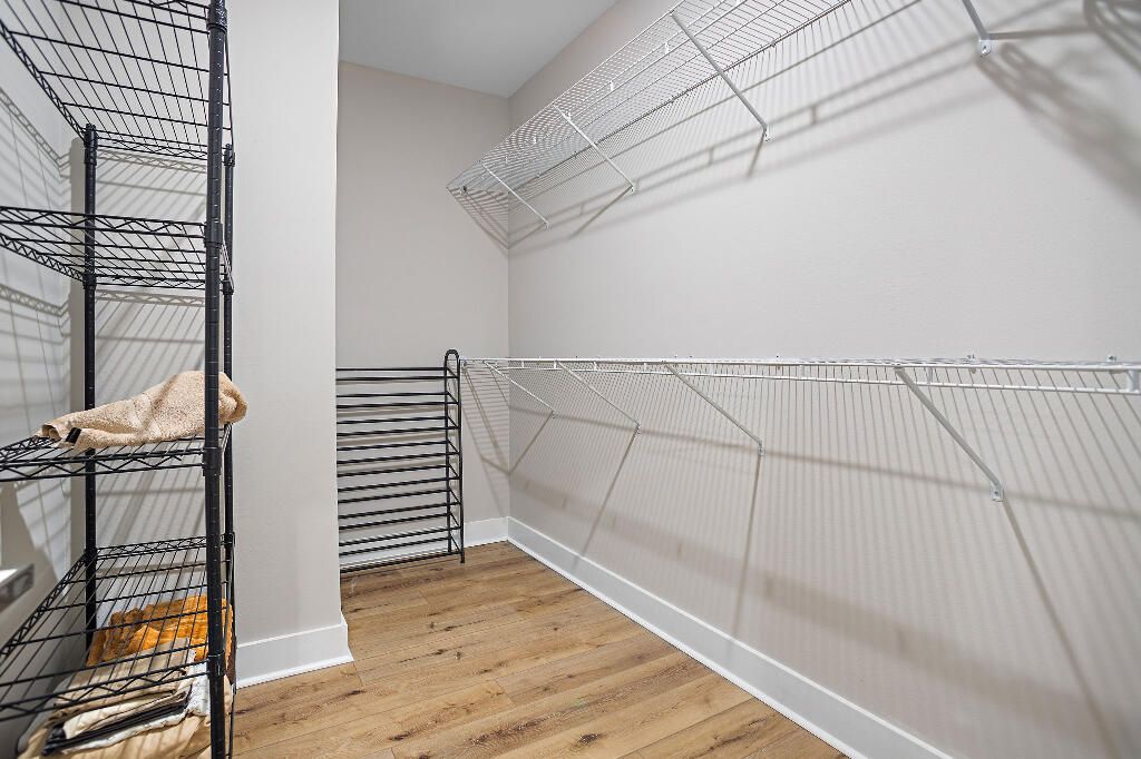 Interior, Walk-in Closets, Wood Texture Flooring