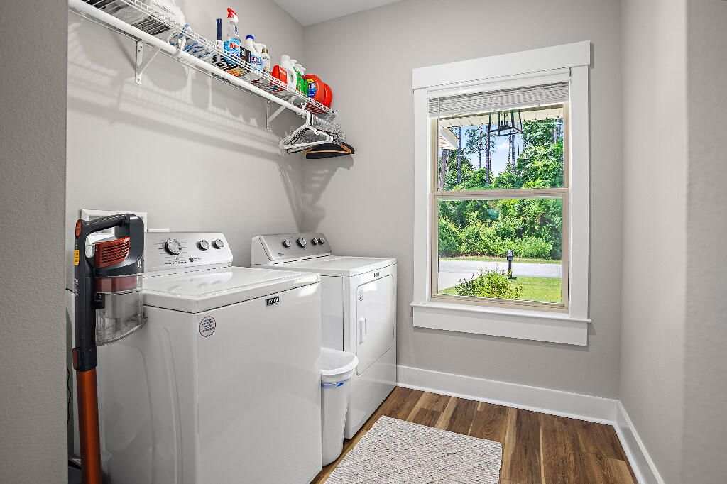 Interior, Washer, Wood Texture Flooring