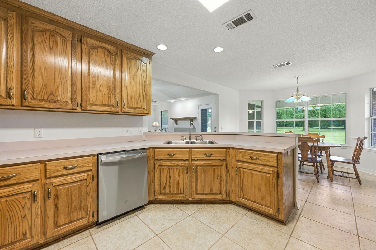 Dining room, Interior, Kitchen, Recessed Lighting
