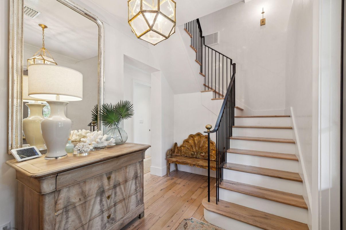 Interior, Pendant Lights, Wood Texture Flooring