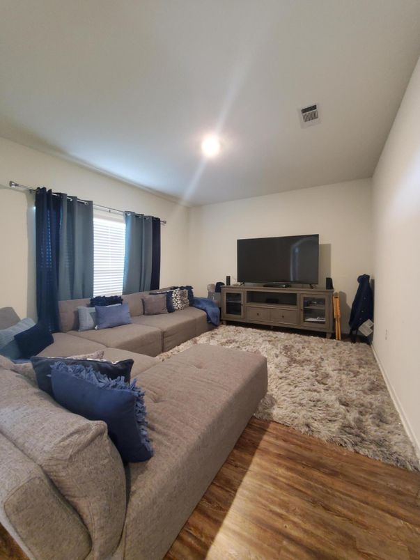 Interior, Living room, Recessed Lighting, Wood Texture Flooring