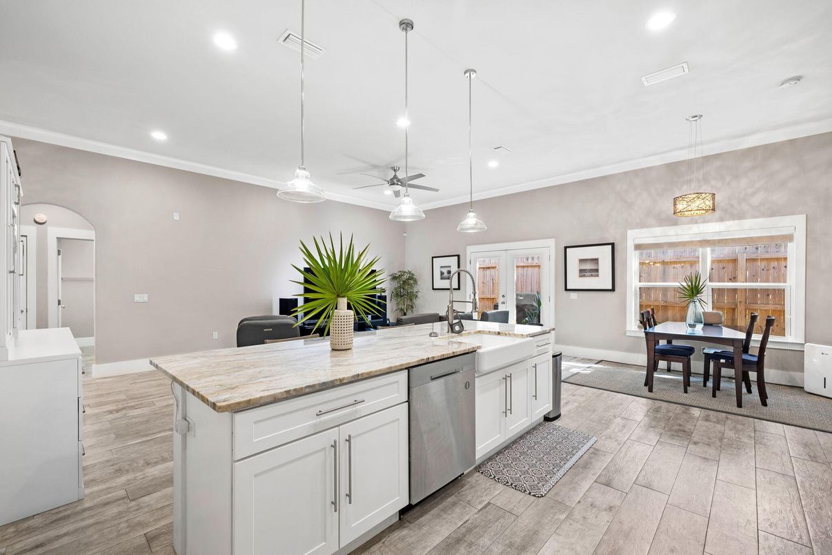 Dining room, Interior, Kitchen, Pendant Lights, Recessed Lighting, Wood Texture Flooring