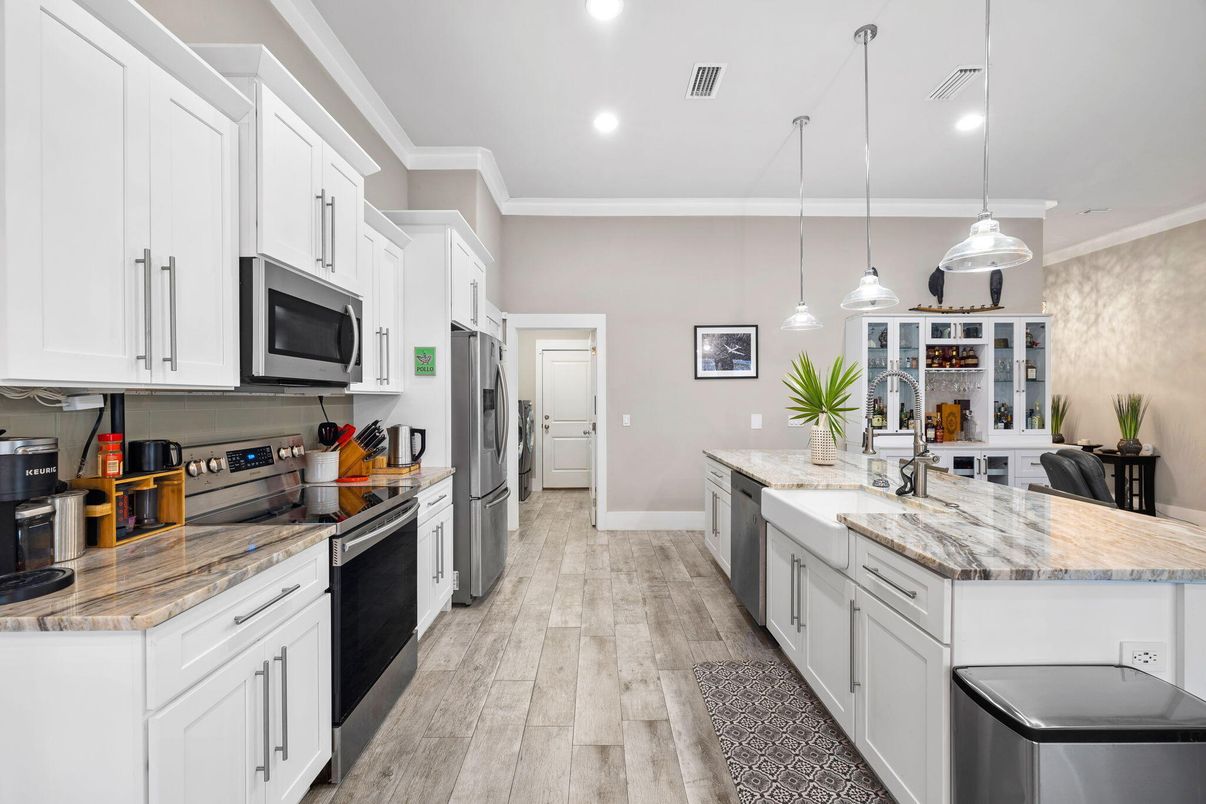 Interior, Kitchen, Pendant Lights, Recessed Lighting, Wood Texture Flooring