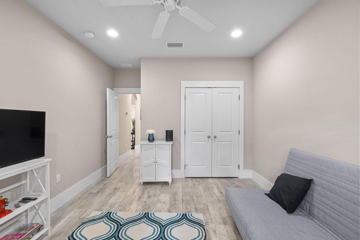 Interior, Recessed Lighting, Wood Texture Flooring