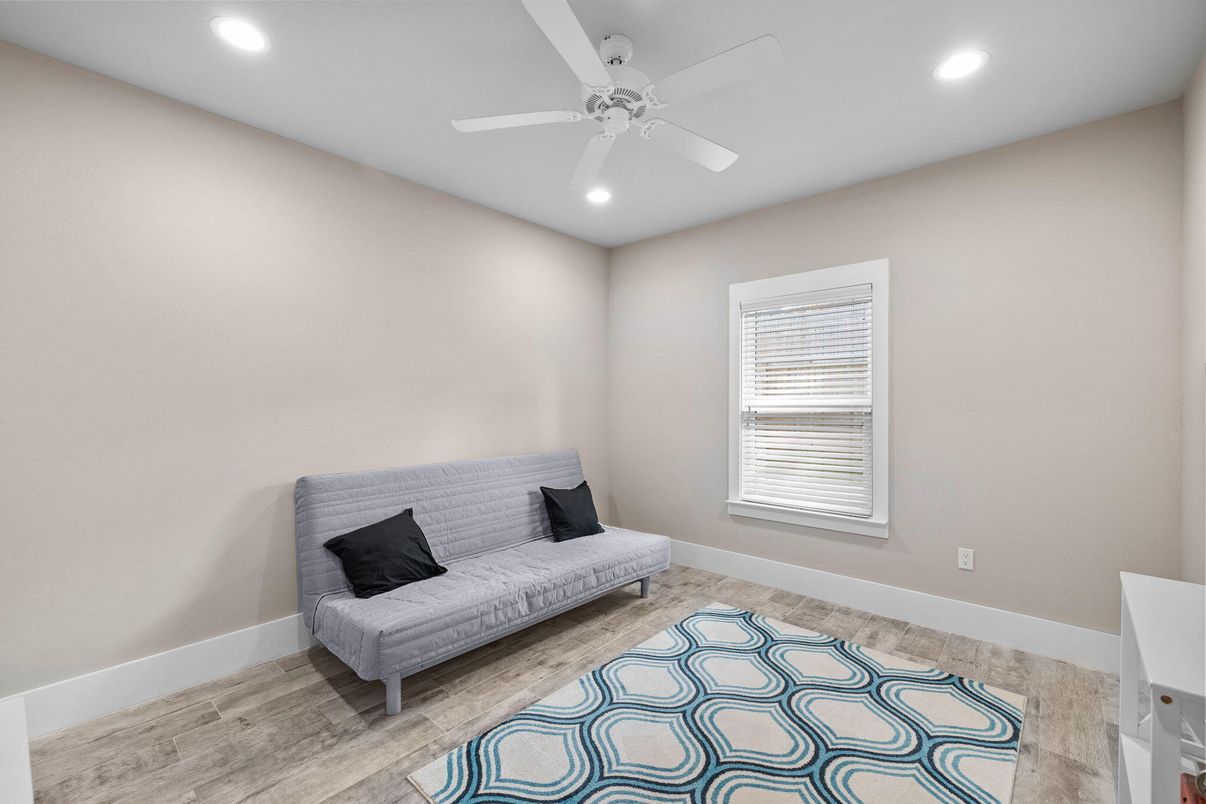 Interior, Recessed Lighting, Wood Texture Flooring