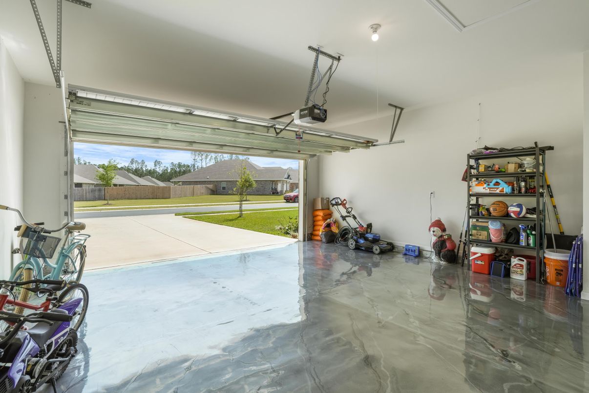 Garage, Interior
